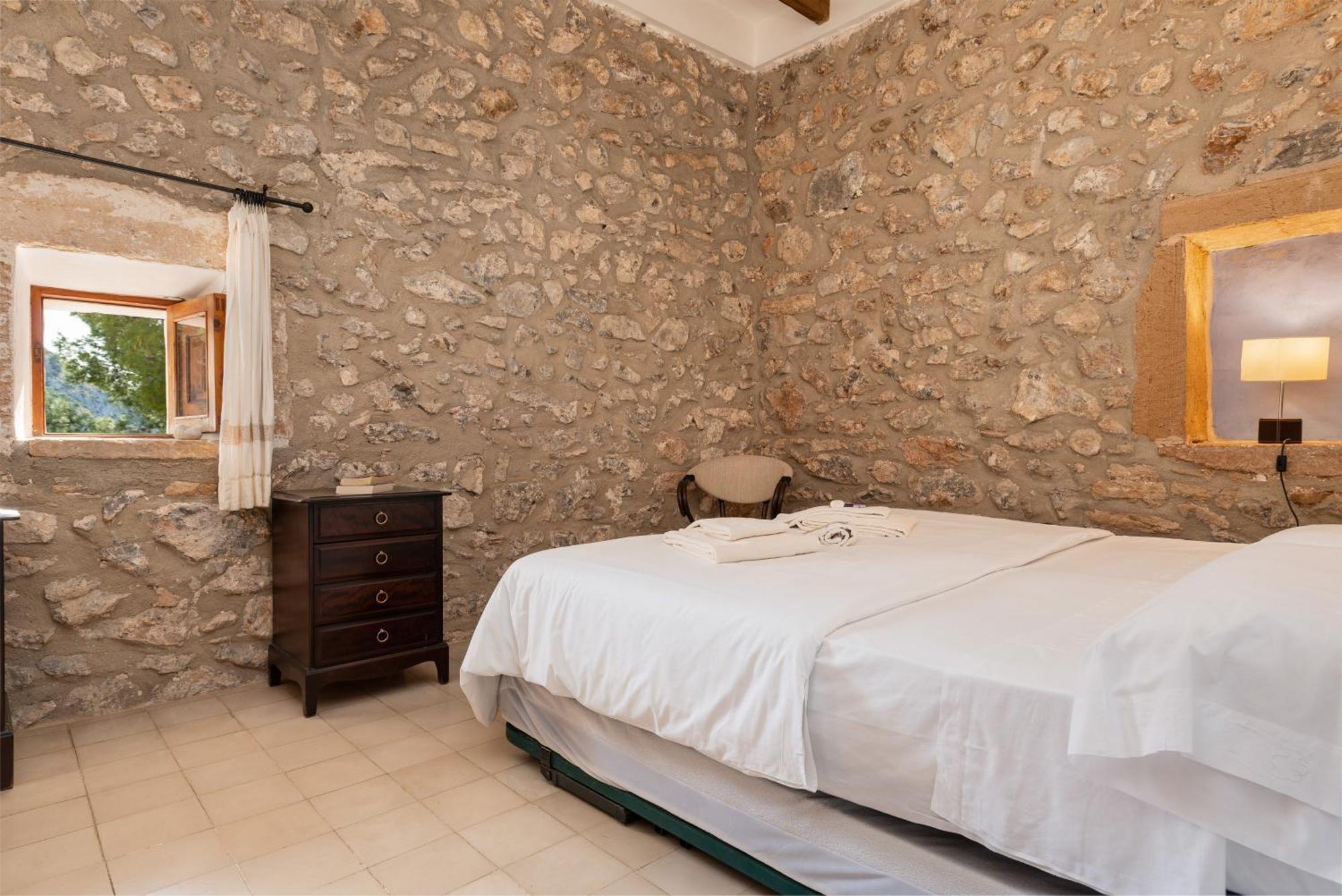 Petit Hotel Hostatgeria La Victoria อัลกูเดีย ห้อง รูปภาพ