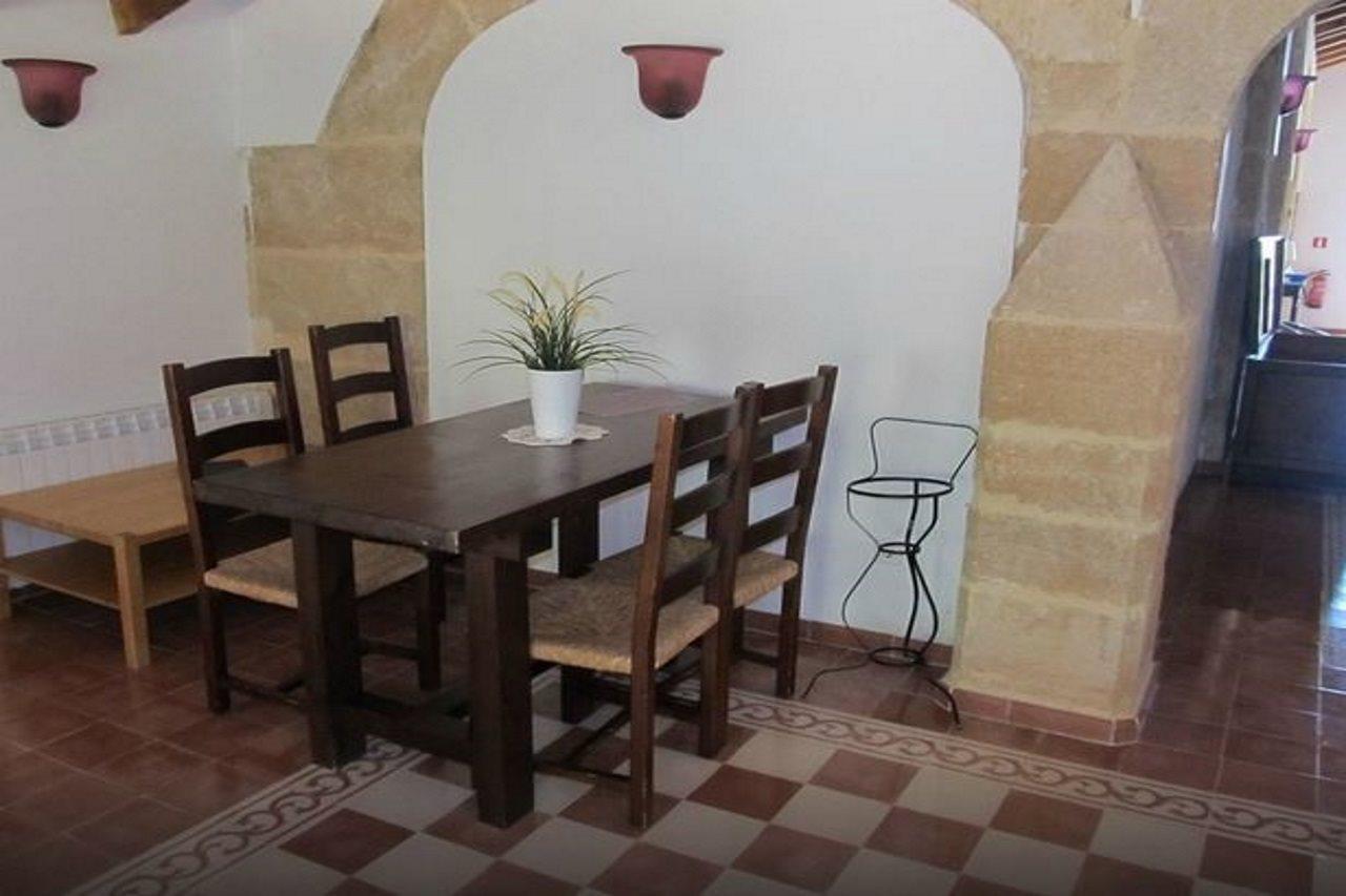 Petit Hotel Hostatgeria La Victoria อัลกูเดีย ภายนอก รูปภาพ