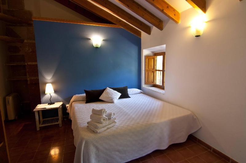 Petit Hotel Hostatgeria La Victoria อัลกูเดีย ภายนอก รูปภาพ