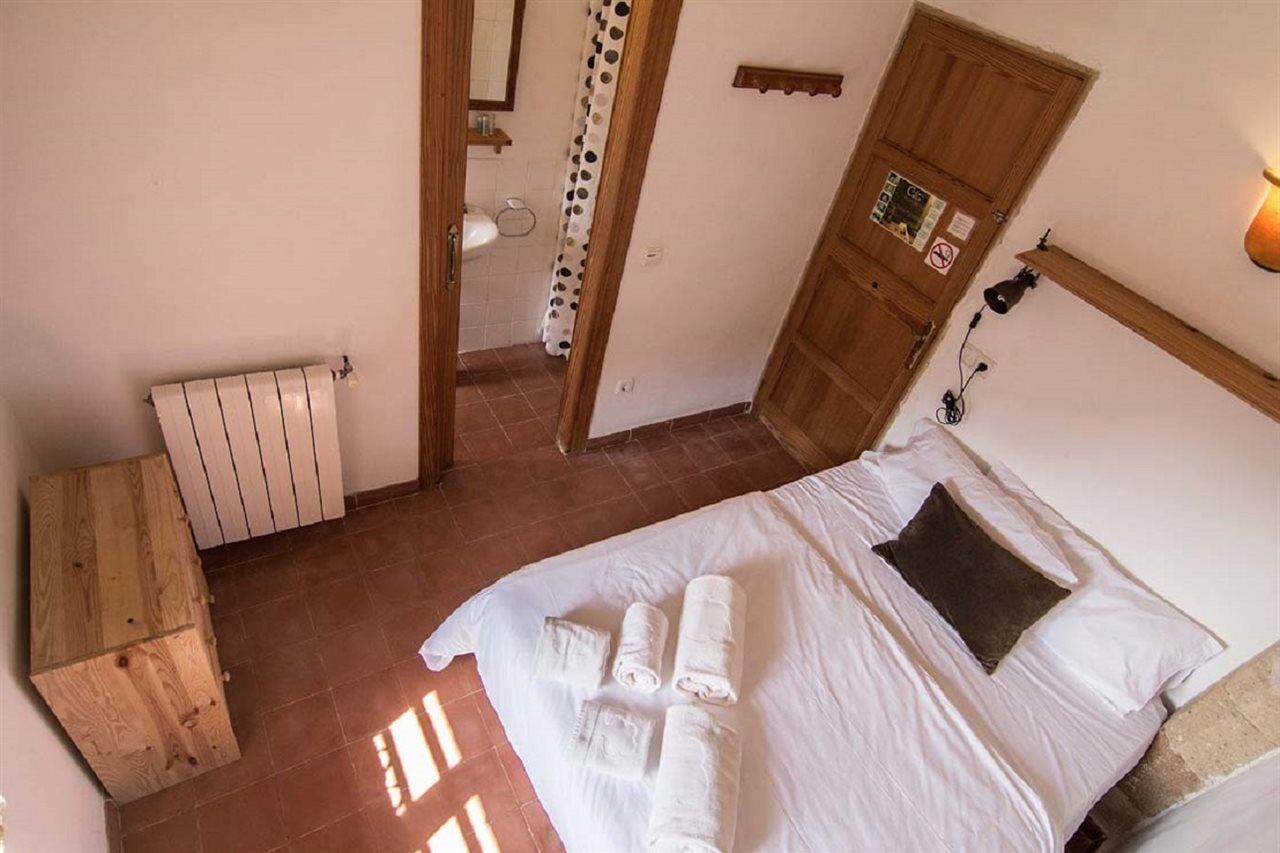 Petit Hotel Hostatgeria La Victoria อัลกูเดีย ภายนอก รูปภาพ